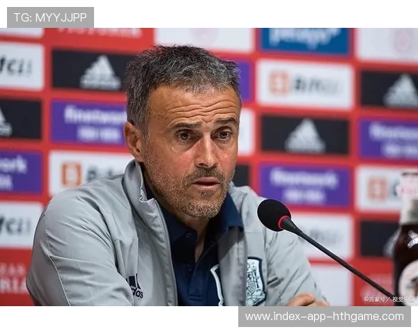 补时绝杀！路易斯·恩里克率巴黎圣日耳曼夺回法甲榜首，路易斯巴黎进切尔西球