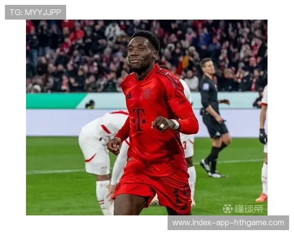 拜仁续约阿方索至2029年，稳固边后卫铁闸