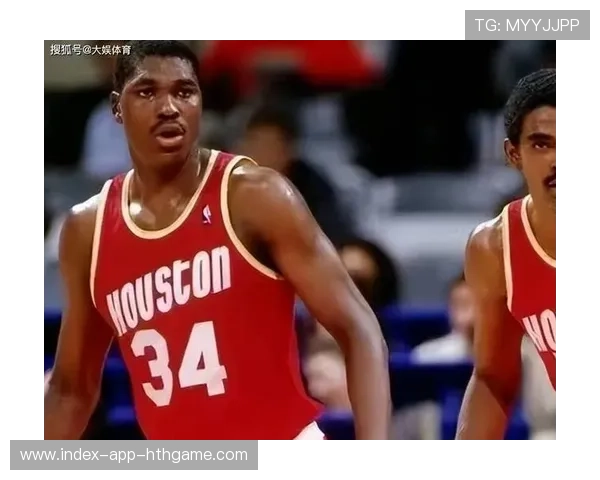 打NBA的数学家:奥拉朱旺的硕士学位,奥拉朱旺在nba的地位 打NBA的数学家:奥拉朱旺的硕士学位,奥拉朱旺在nba的地位